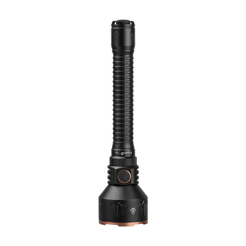 T80 TACTICAL FLASHLIGHT WITH A MAXIMUM OUTPUT OF 3800 LUMENS AND A RANGE OF 1050 METERS