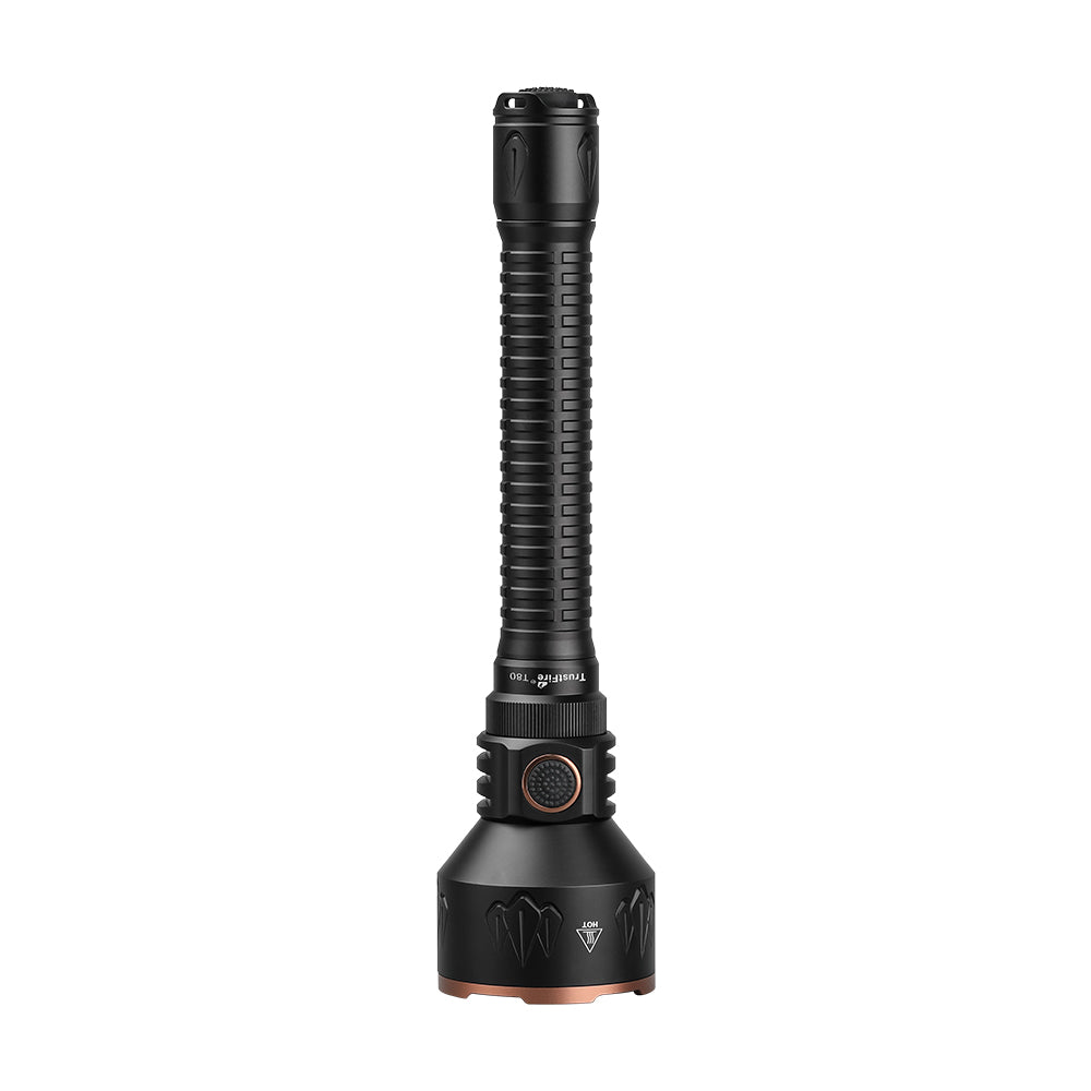 T80 TACTICAL FLASHLIGHT WITH A MAXIMUM OUTPUT OF 3800 LUMENS AND A RANGE OF 1050 METERS
